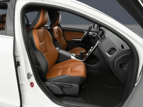 Volvo S60 2016, фото 6