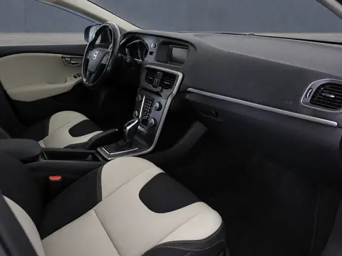 Volvo V40 Cross Country 2015, фото 5