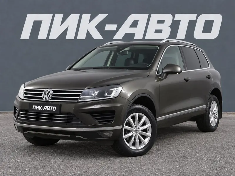 Volkswagen Touareg 2015 — с пробегом, внедорожник, коричневый, фото 1