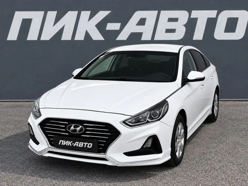 Hyundai Sonata 2019 — с пробегом, седан, белый, фото 1
