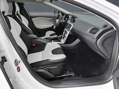Volvo V40 Cross Country 2015, фото 5