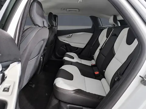 Volvo V40 Cross Country 2015, фото 6