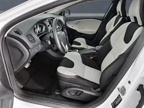 Volvo V40 Cross Country 2015, фото 8