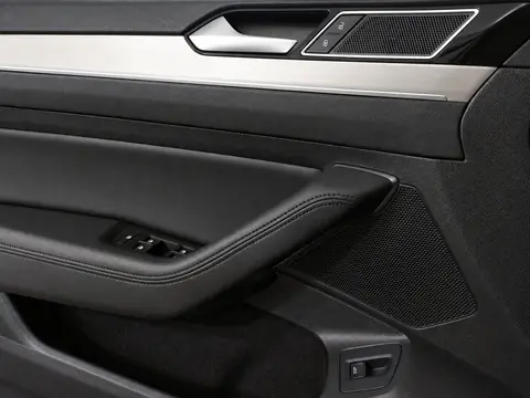 Volkswagen Passat 2018, фото 8