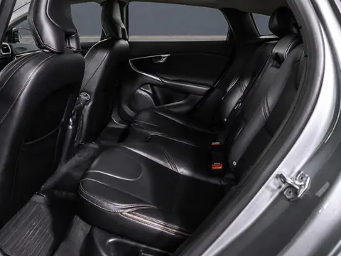 Volvo V40 Cross Country 2016, фото 5