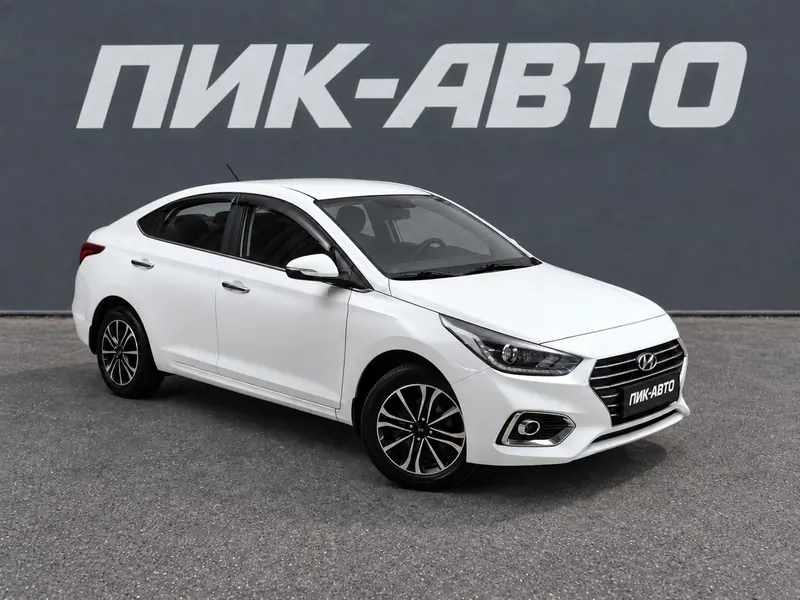 Hyundai Solaris 2020 — с пробегом, седан, белый, фото 1
