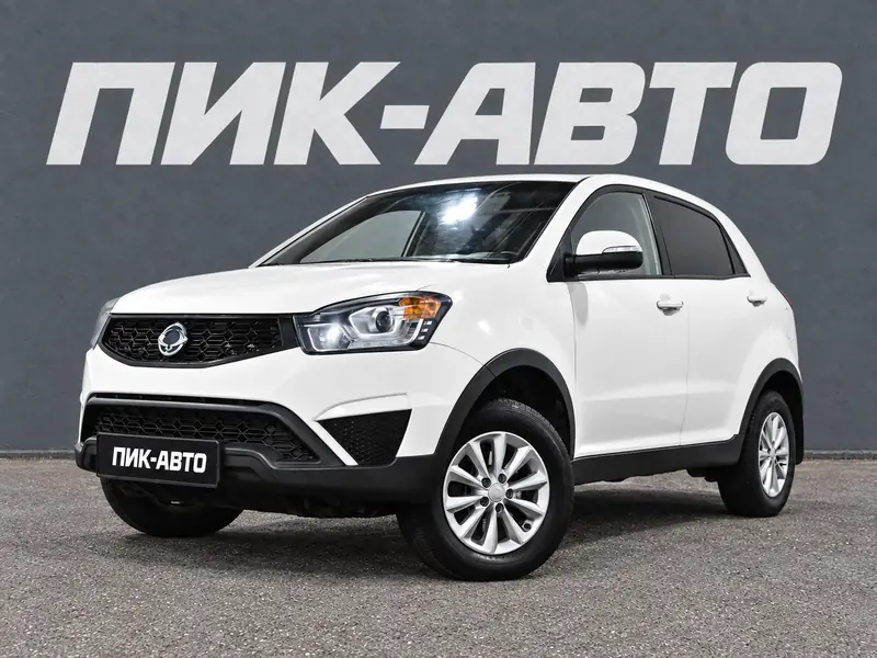 SsangYong Actyon 2015 — с пробегом, внедорожник, белый, фото 1
