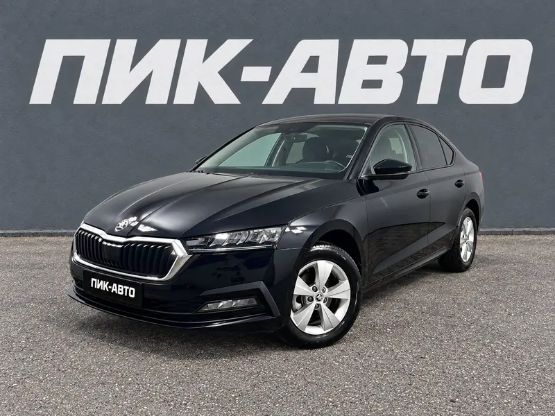 Skoda Octavia 2022 — с пробегом, лифтбек, черный, фото 1