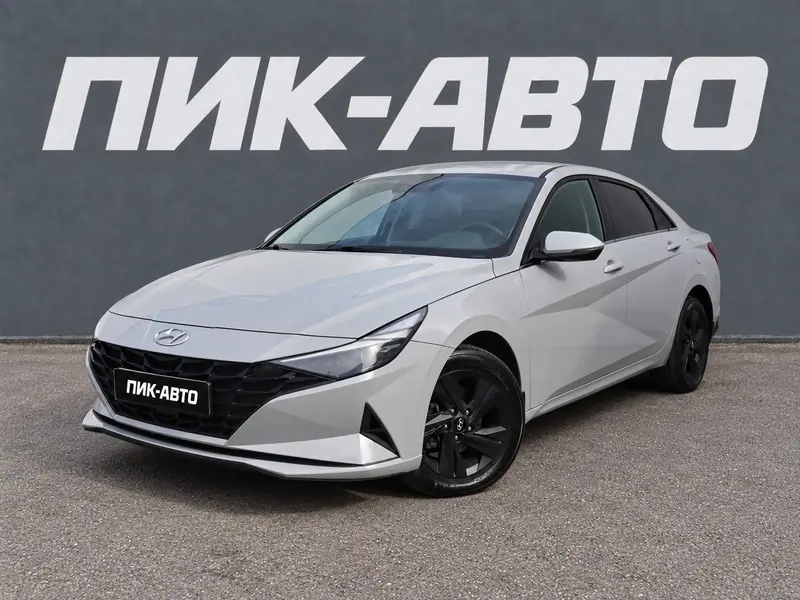 Hyundai Elantra 2022 — с пробегом, седан, серебряный, фото 1