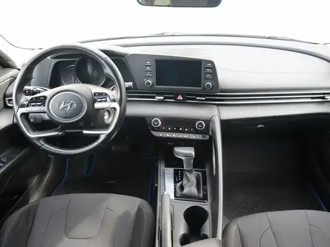 Hyundai Elantra 2022, фото 6
