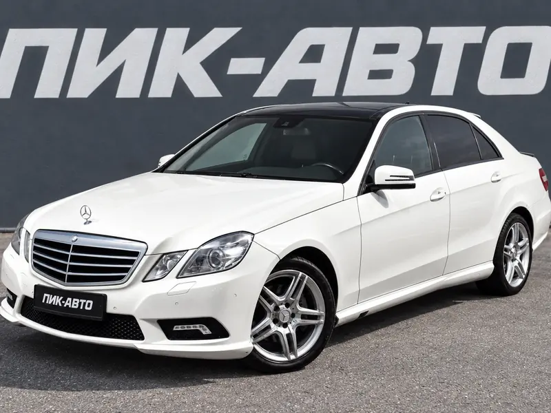 Mercedes-Benz E-Класс 2013 — с пробегом, седан, белый, фото 1