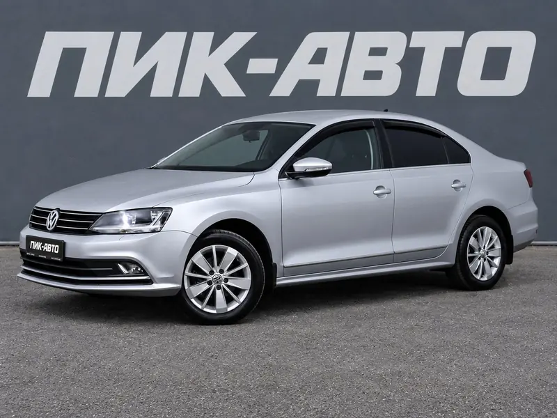 Volkswagen Jetta 2018 — с пробегом, седан, серебряный, фото 1