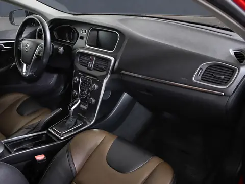 Volvo V40 Cross Country 2018, фото 5