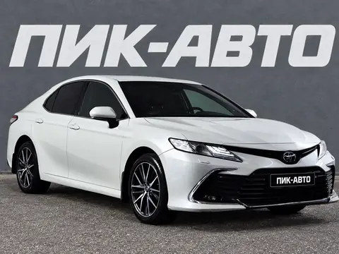 Toyota Camry 2021, фото 2