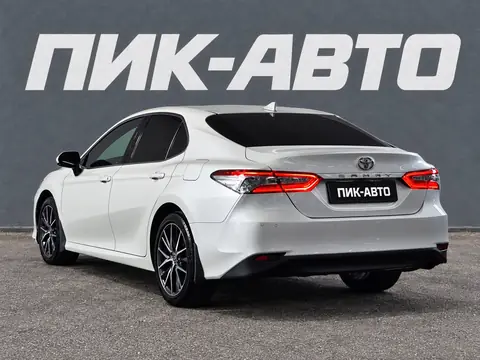Toyota Camry 2021, фото 4