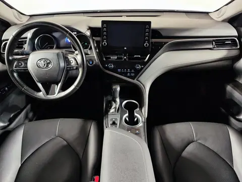 Toyota Camry 2021, фото 5