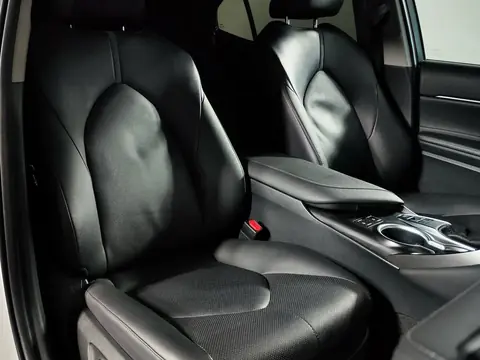 Toyota Camry 2021, фото 7