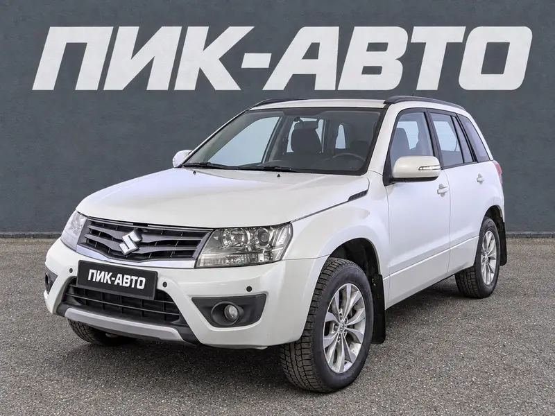 Suzuki Grand Vitara 2015 — с пробегом, внедорожник, белый, фото 1