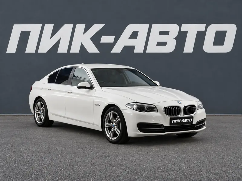 BMW 5 серии 2016 — с пробегом, седан, белый, фото 1