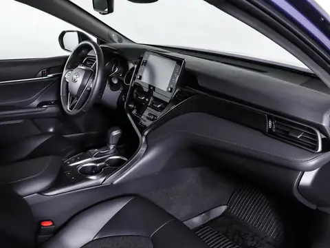 Toyota Camry 2021, фото 6