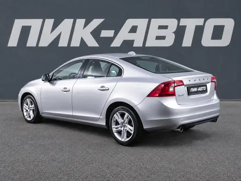 Volvo S60 2015, фото 4