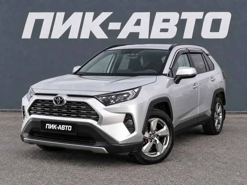 Toyota RAV4 2021 — с пробегом, внедорожник, серебряный, фото 1