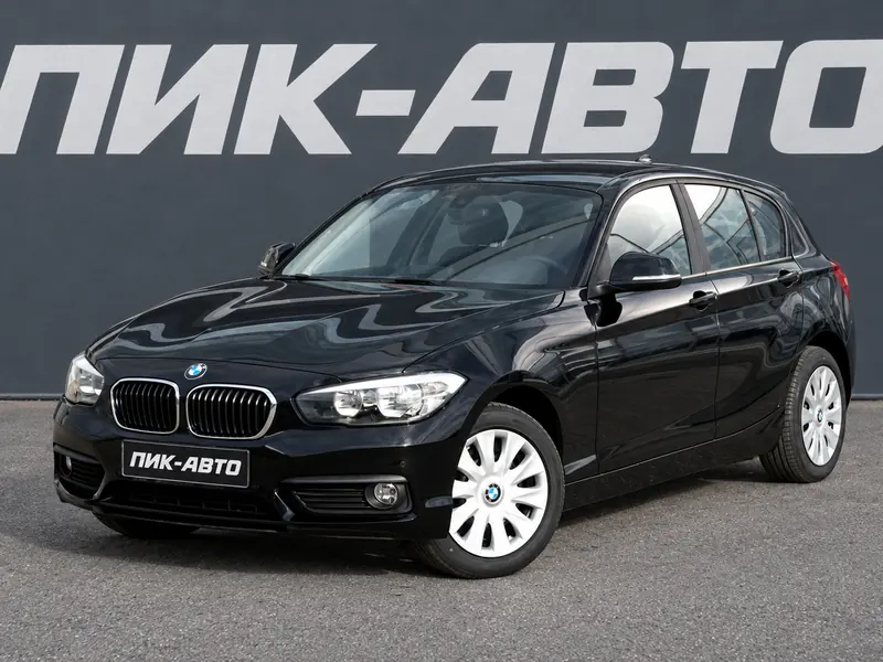 BMW 1 серии 2016 — с пробегом, хэтчбек, черный, фото 1