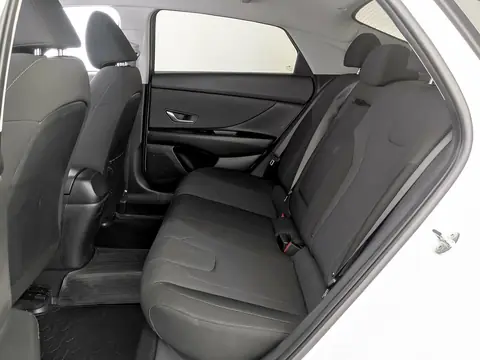 Hyundai Elantra 2022, фото 6