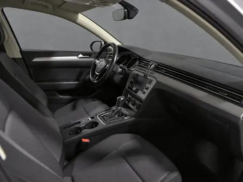 Volkswagen Passat 2018, фото 7