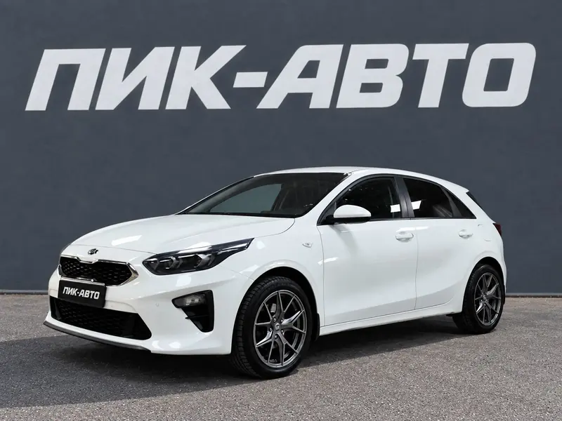 Kia Ceed 2020 — с пробегом, хэтчбек, белый, фото 1