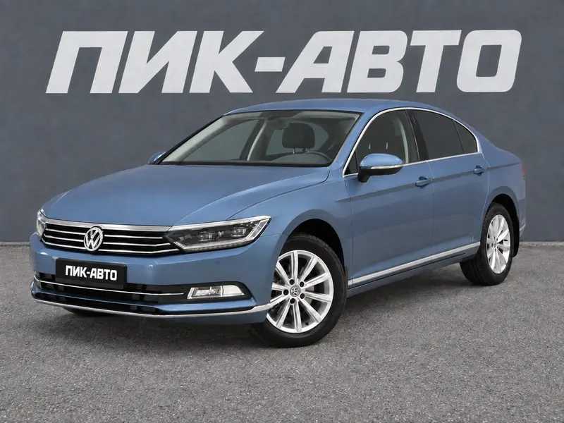 Volkswagen Passat 2018 — с пробегом, седан, голубой, фото 1