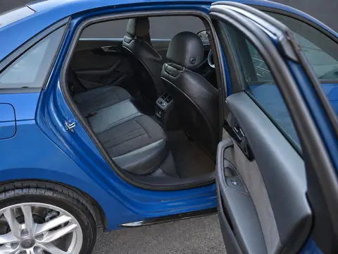 Audi A4 2018, фото 6