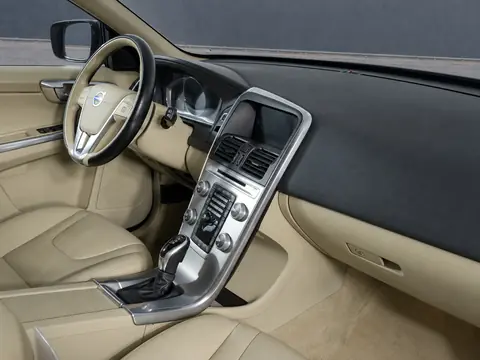 Volvo XC60 2016, фото 5