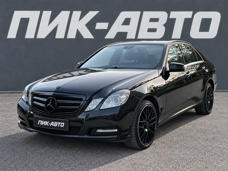 Mercedes-Benz E-Класс 2013 — с пробегом, седан, черный, фото 1
