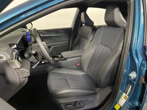 Toyota Camry 2025, фото 5