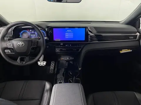 Toyota Camry 2025, фото 6