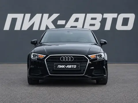 Audi A3 2018, фото 1