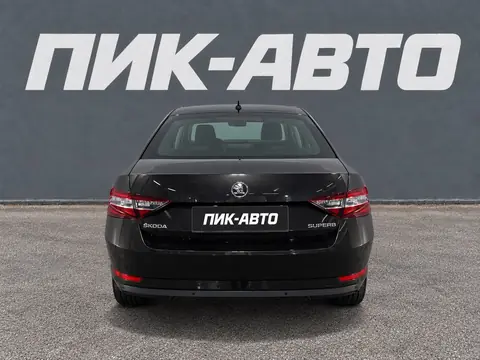 Skoda Superb 2018, фото 3