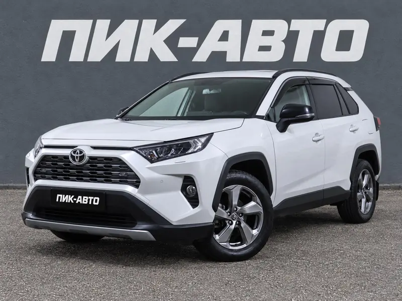 Toyota RAV4 2021 — с пробегом, внедорожник, белый, фото 1