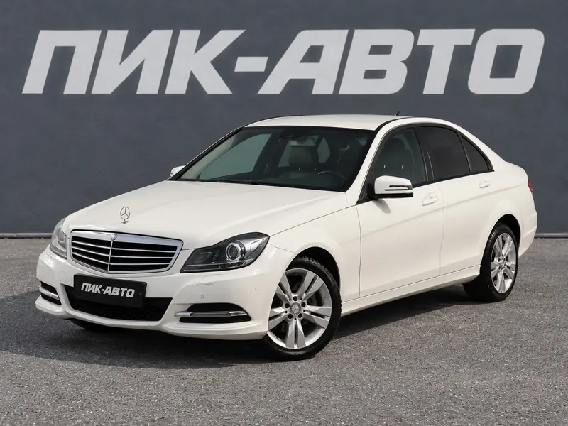 Mercedes-Benz C-Класс 2014 — с пробегом, седан, белый, фото 1