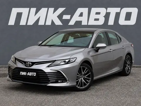 Toyota Camry 2021, фото 1
