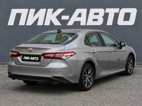 Toyota Camry 2021, фото 3