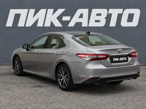 Toyota Camry 2021, фото 4