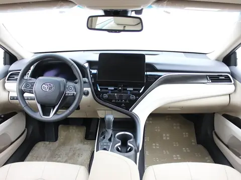 Toyota Camry 2021, фото 5