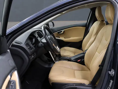 Volvo V40 Cross Country 2016, фото 5