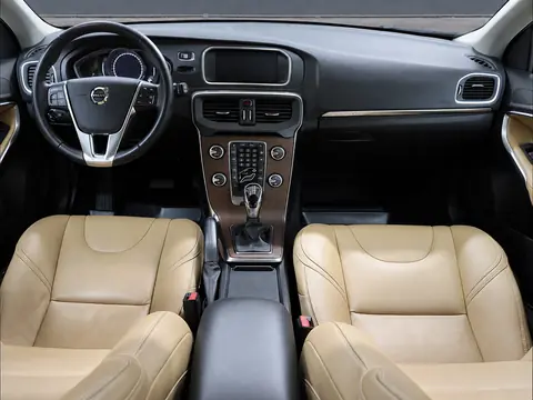 Volvo V40 Cross Country 2016, фото 7