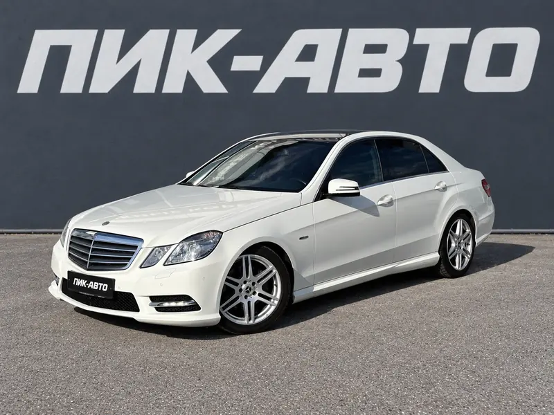 Mercedes-Benz E-Класс 2013 — с пробегом, седан, белый, фото 1