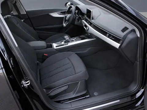 Audi A4 2018, фото 6