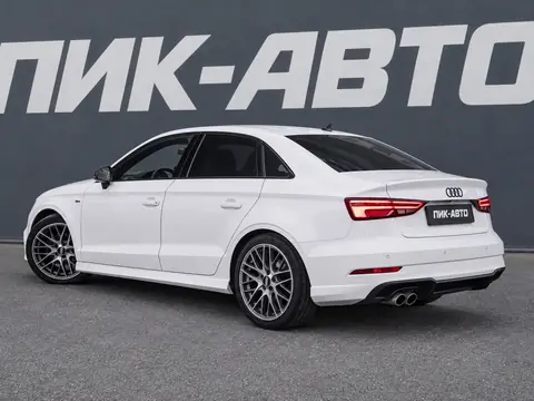 Audi A3 2018, фото 3