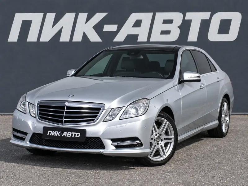 Mercedes-Benz E-Класс 2013 — с пробегом, седан, серебряный, фото 1